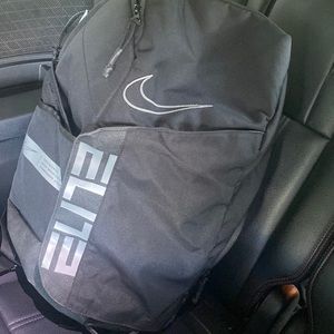 Nike elite pro basketball bag